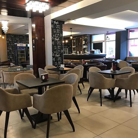 Golden Inn Hotel Majdanpek Bagian luar foto