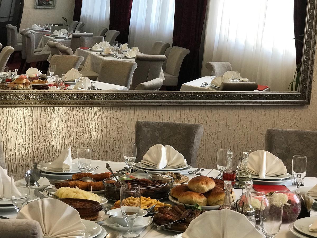 Golden Inn Hotel Majdanpek Bagian luar foto
