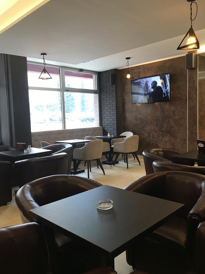 Golden Inn Hotel Majdanpek Bagian luar foto