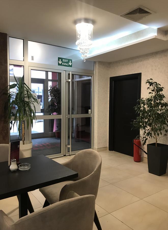 Golden Inn Hotel Majdanpek Bagian luar foto