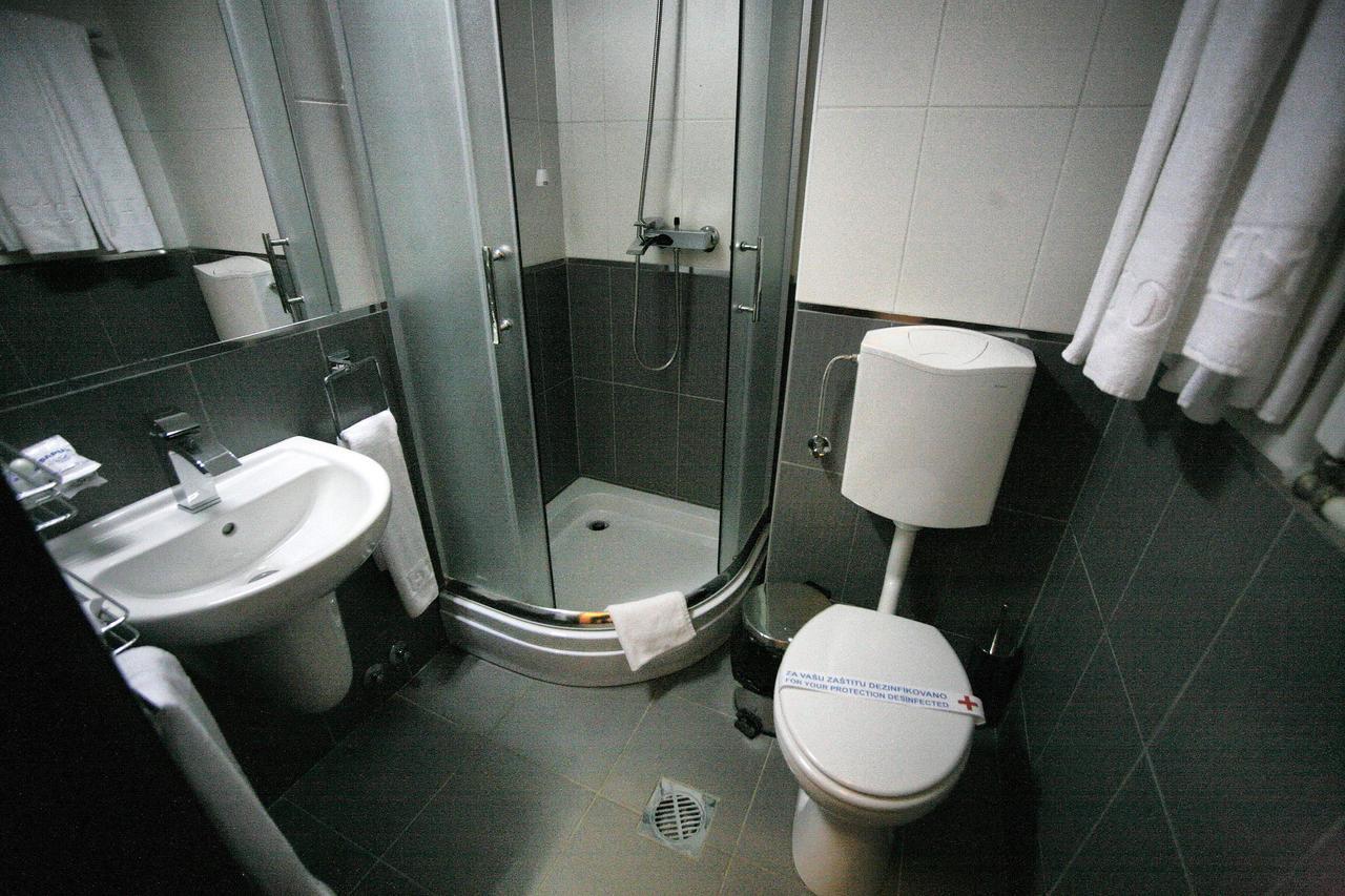 Golden Inn Hotel Majdanpek Bagian luar foto