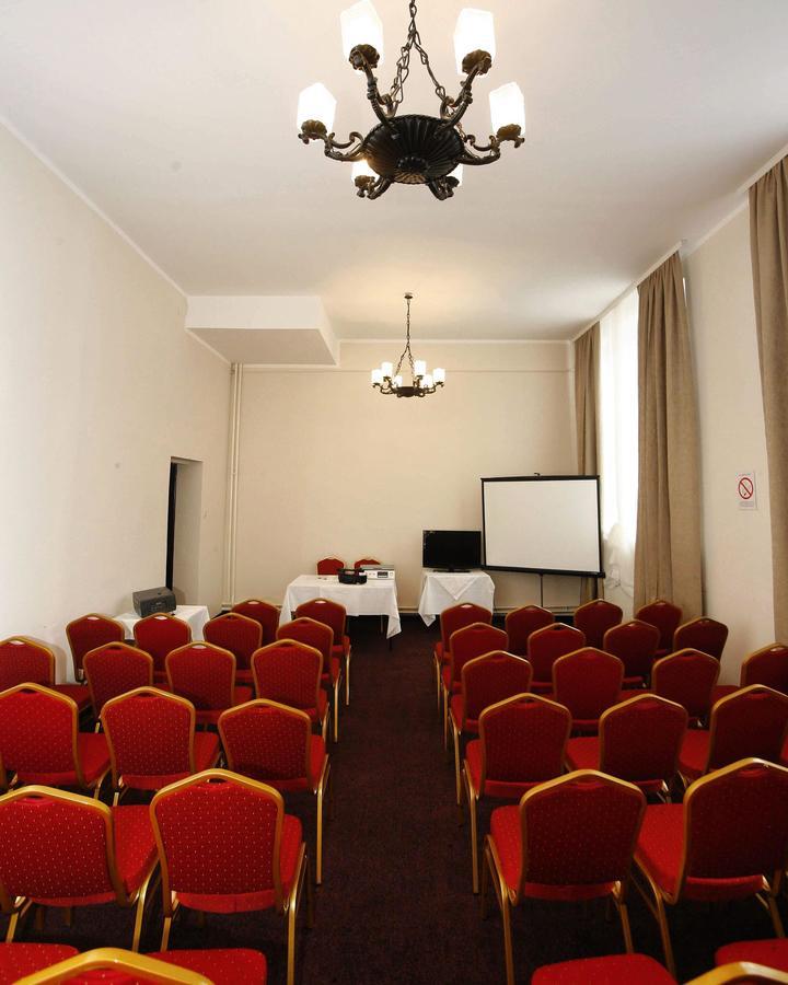 Golden Inn Hotel Majdanpek Bagian luar foto
