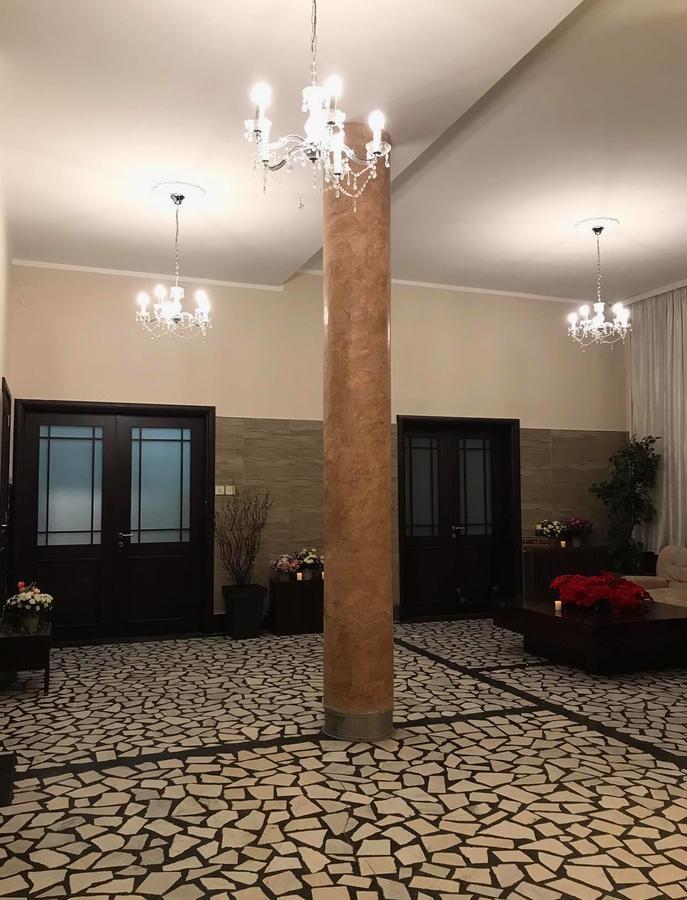Golden Inn Hotel Majdanpek Bagian luar foto